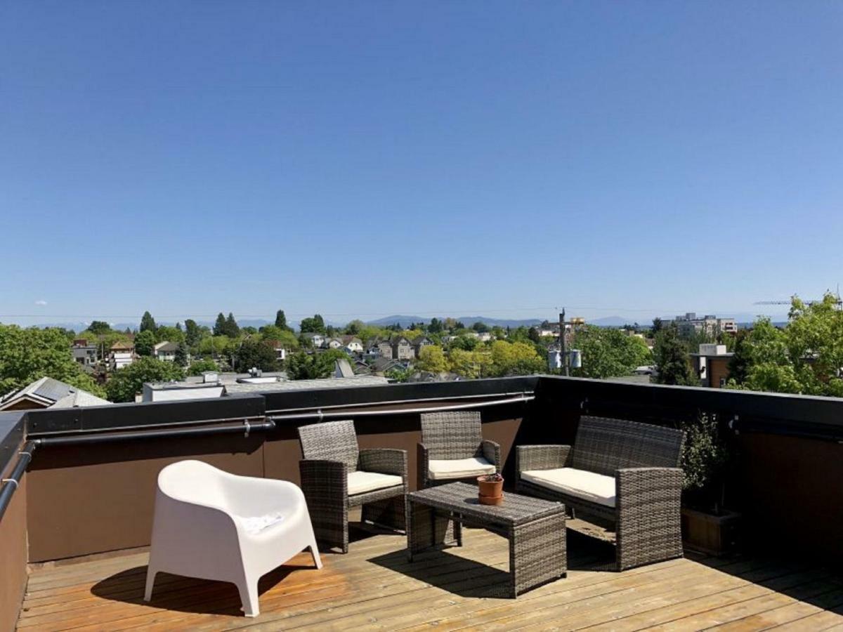 Modern Home With Rooftop Oasis 시애틀 외부 사진